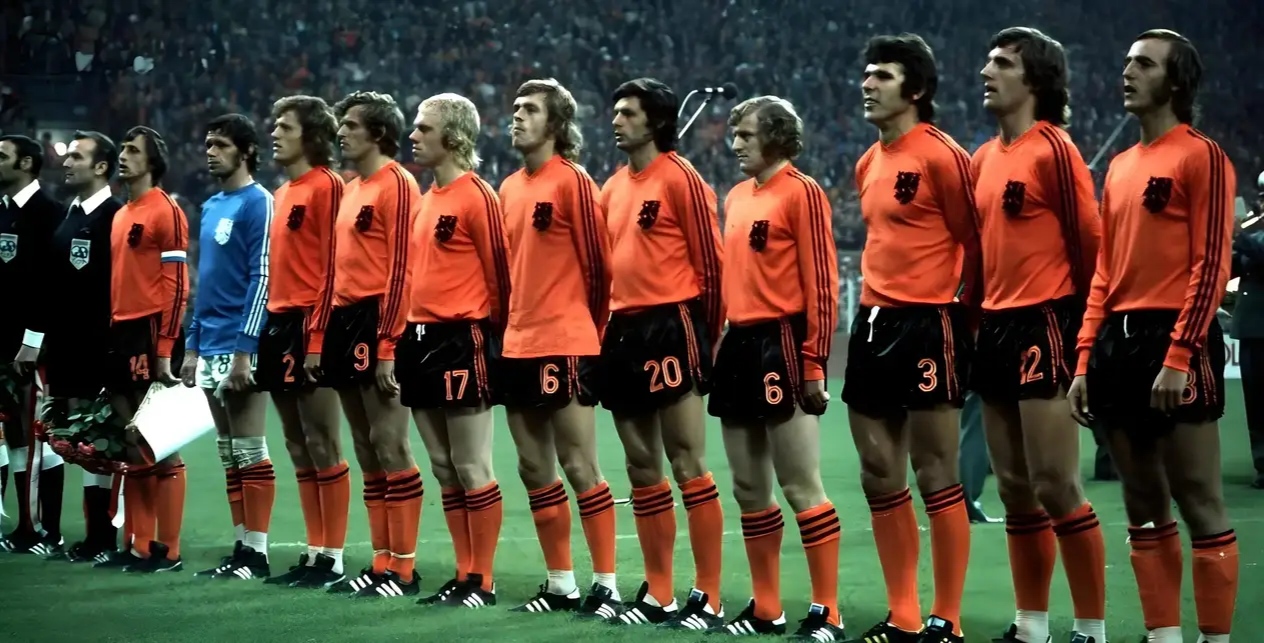 爱游戏官网-荷兰体育选手在足球比赛中获得胜利