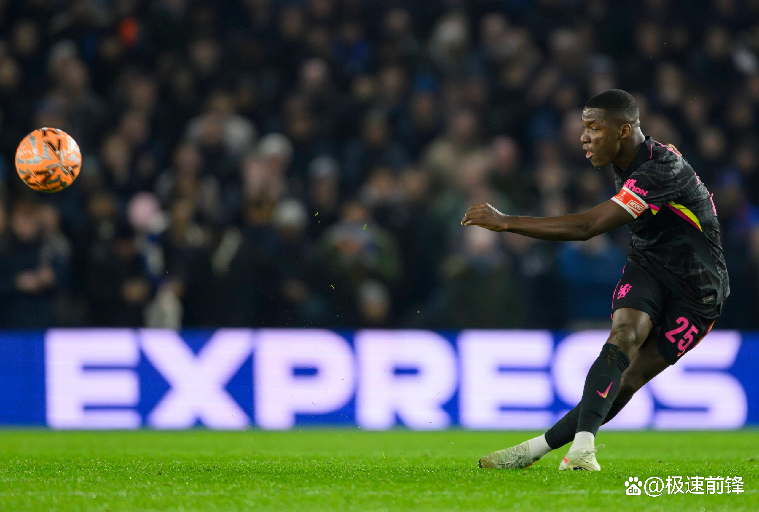 切尔西主场负于南安普顿，积分榜第十一的简单介绍