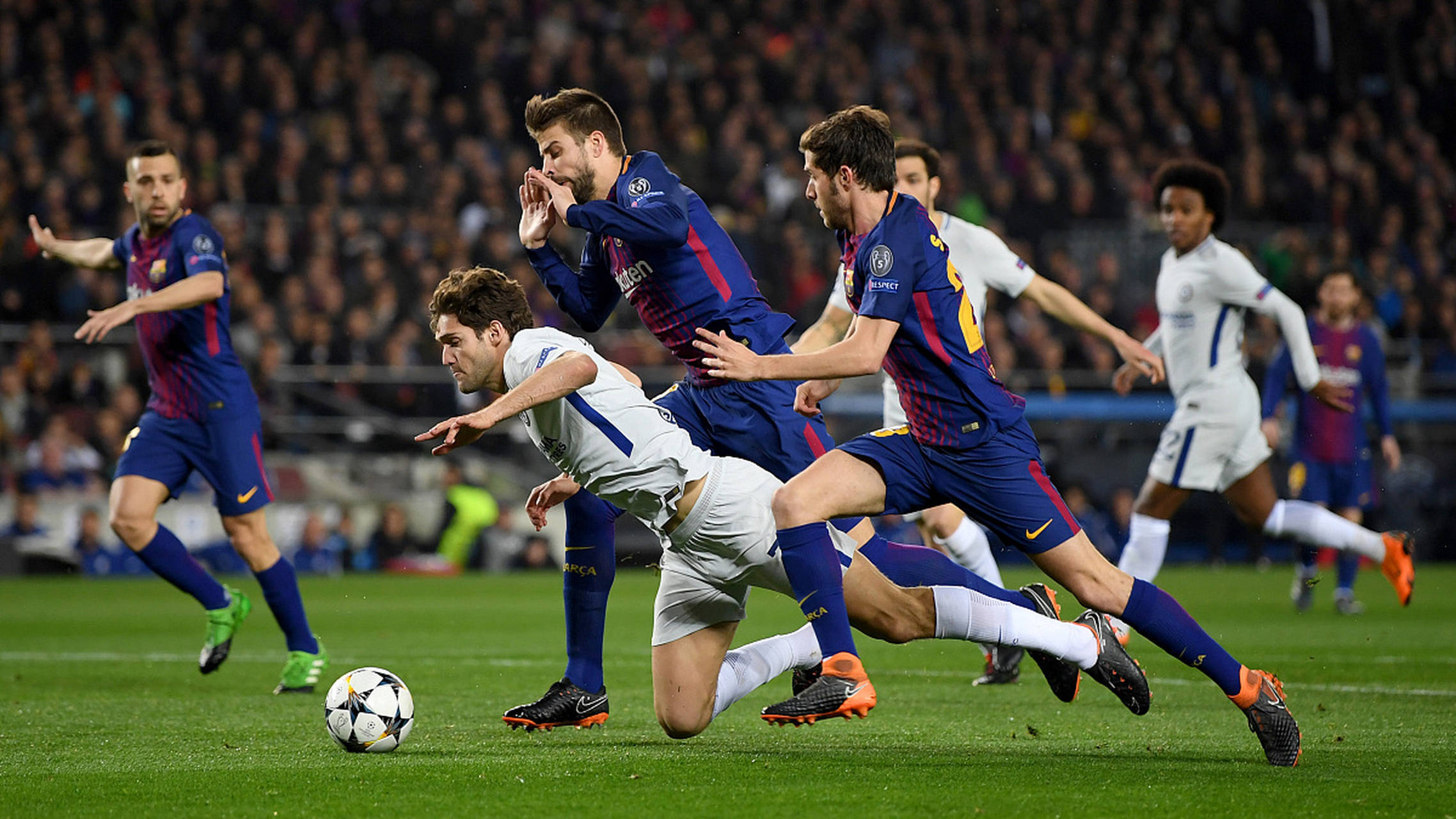 爱游戏app下载-巴伦西亚主场大胜对手维持不败