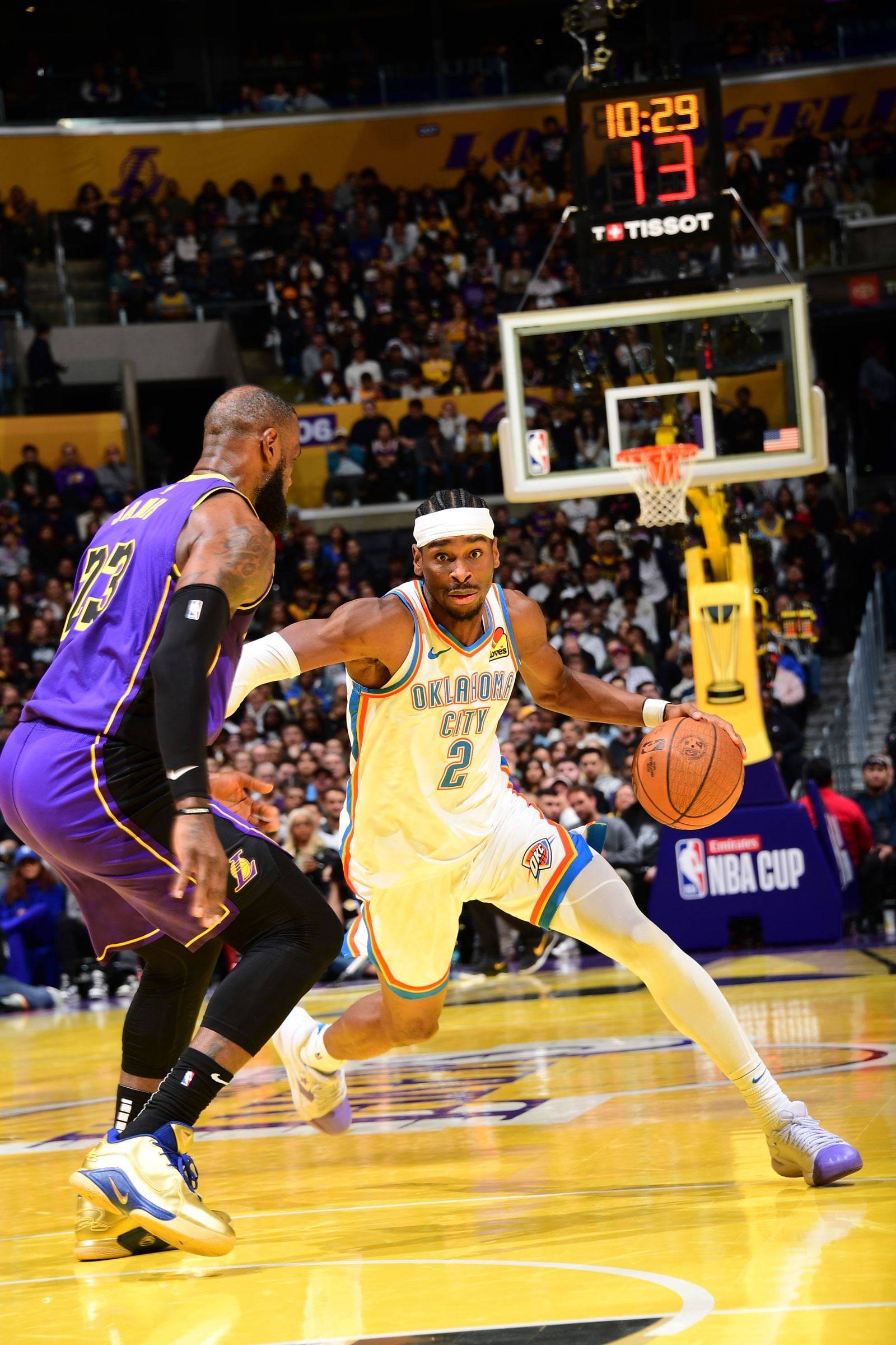 爱游戏体育官网-灰熊外线神奇表现，湖人防守整体不畅