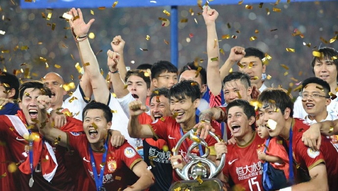 包含亚洲俱乐部足球赛事引发球迷狂热的词条