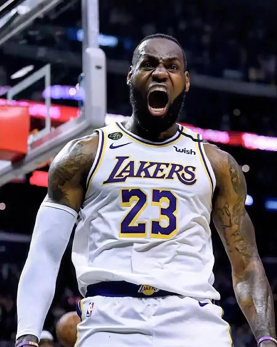 爱游戏官方入口-湖人队球员迅速适应新战术，提升整体实力的简单介绍