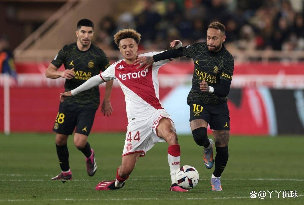 关于摩纳哥主场击败巴黎圣日耳曼，实现不败记录的信息