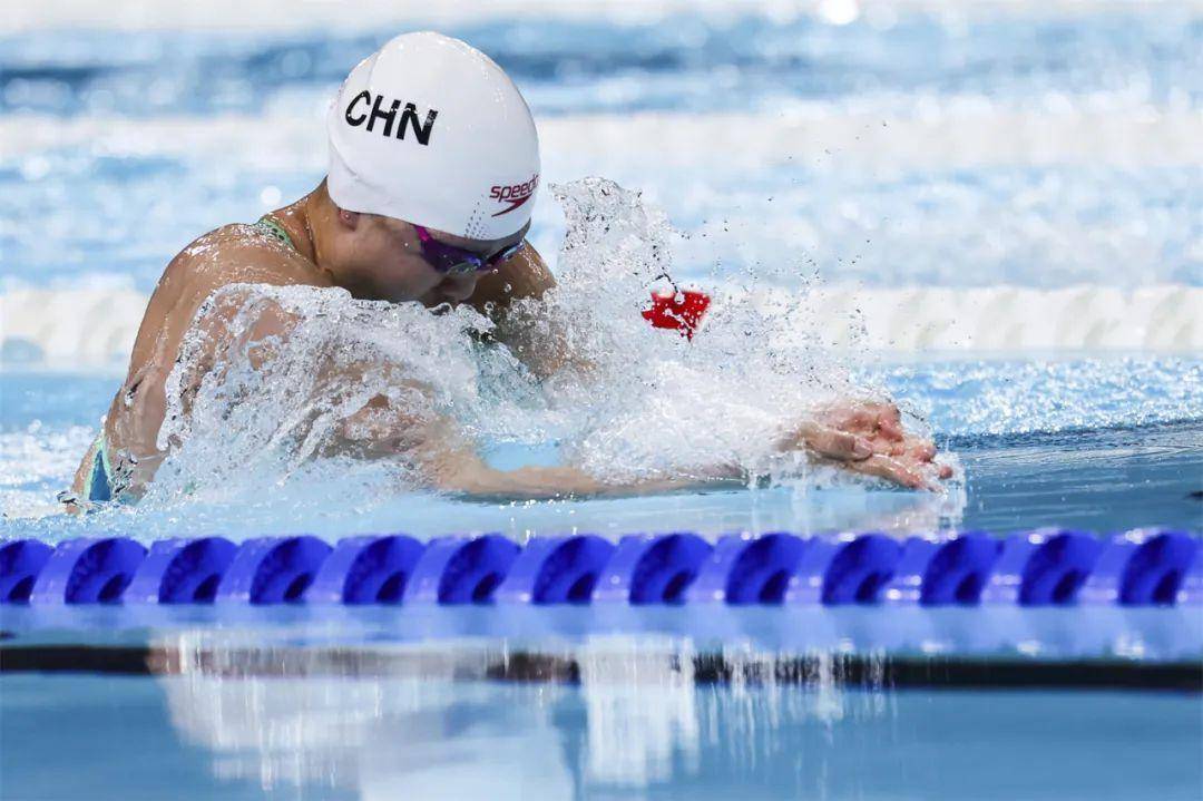 爱游戏官网-美洲游泳选手再次登上领奖台