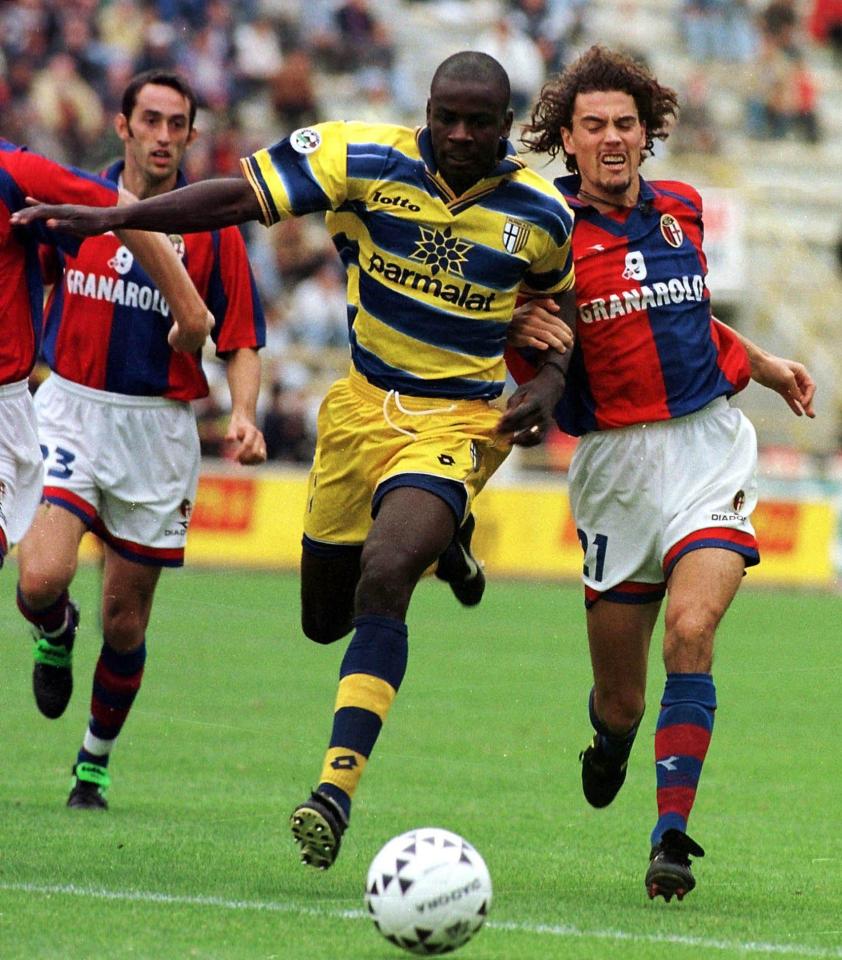 爱游戏体育官网-摩纳哥中后卫传中稳准，在攻防中有所贡献