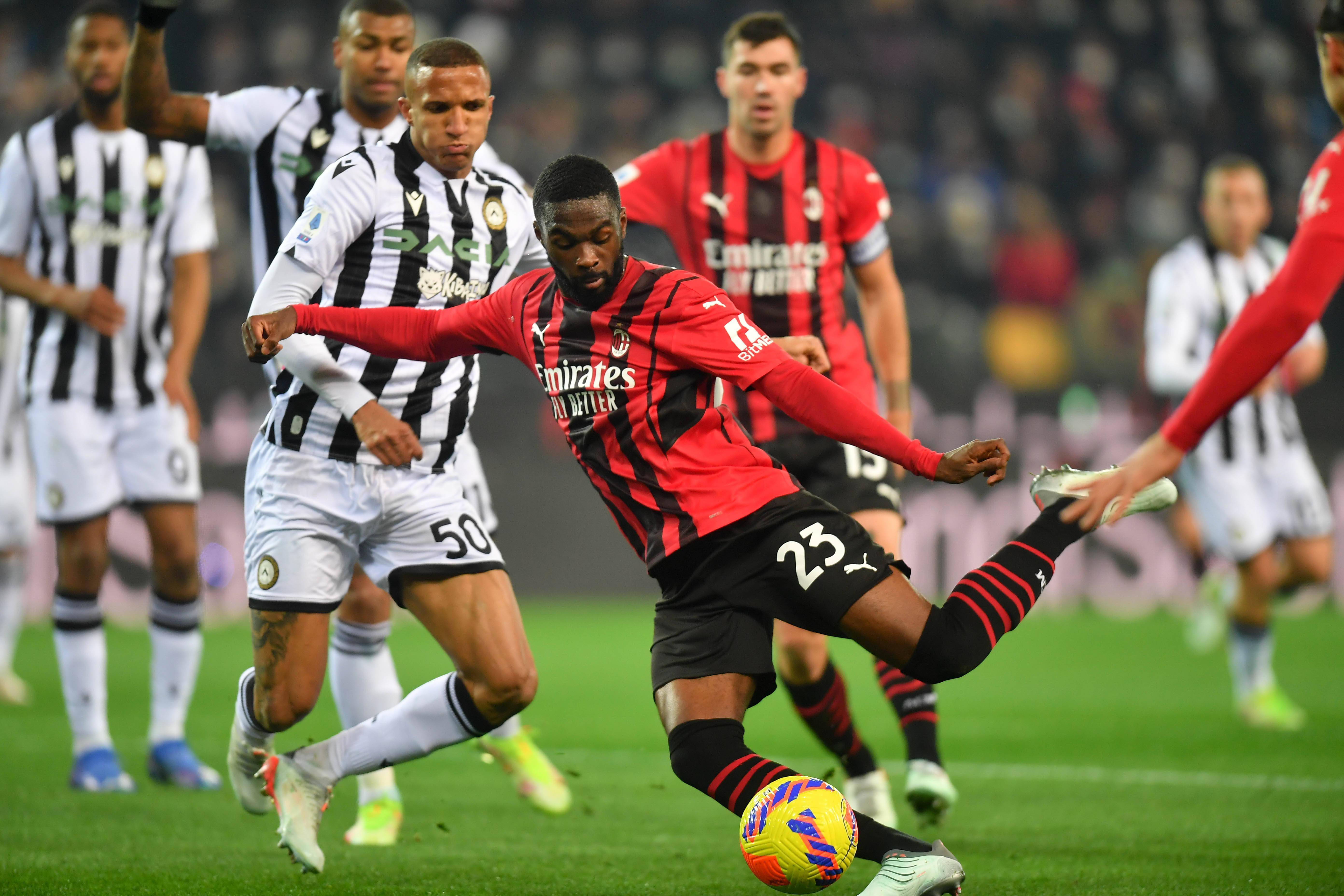 关于AC米兰客场一球险胜保持不败纪录的信息