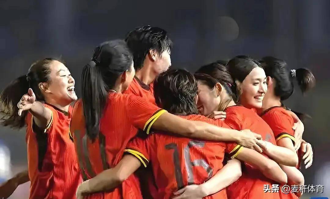 关于点燃赛场，女足选手奋力拼搏的信息