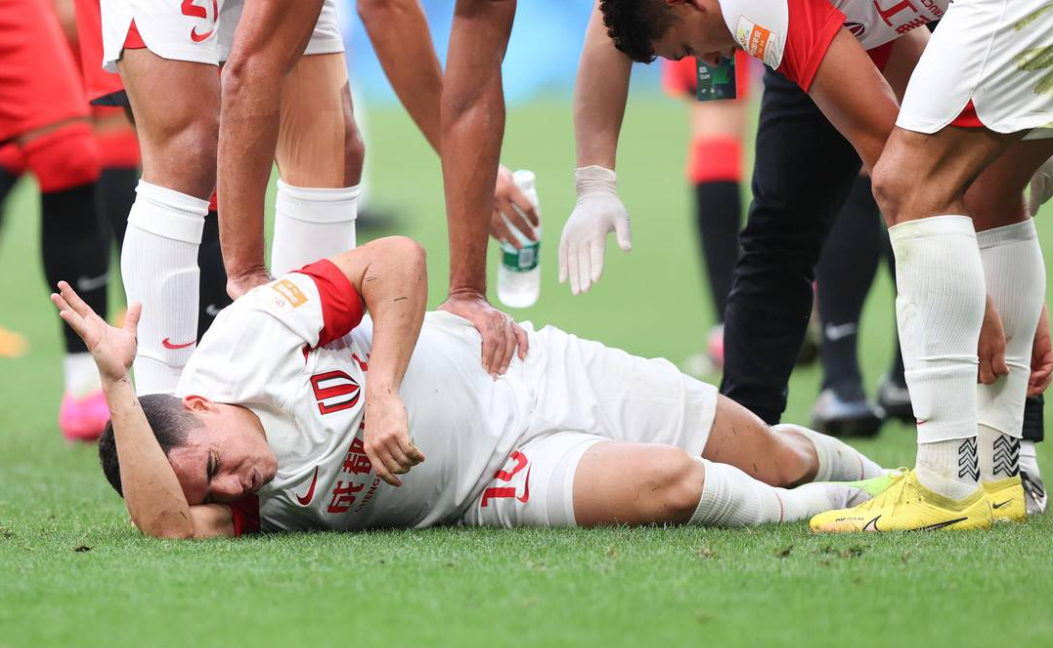 爱游戏官方登录入口-包含球星受伤离场，球队陷入困境的词条